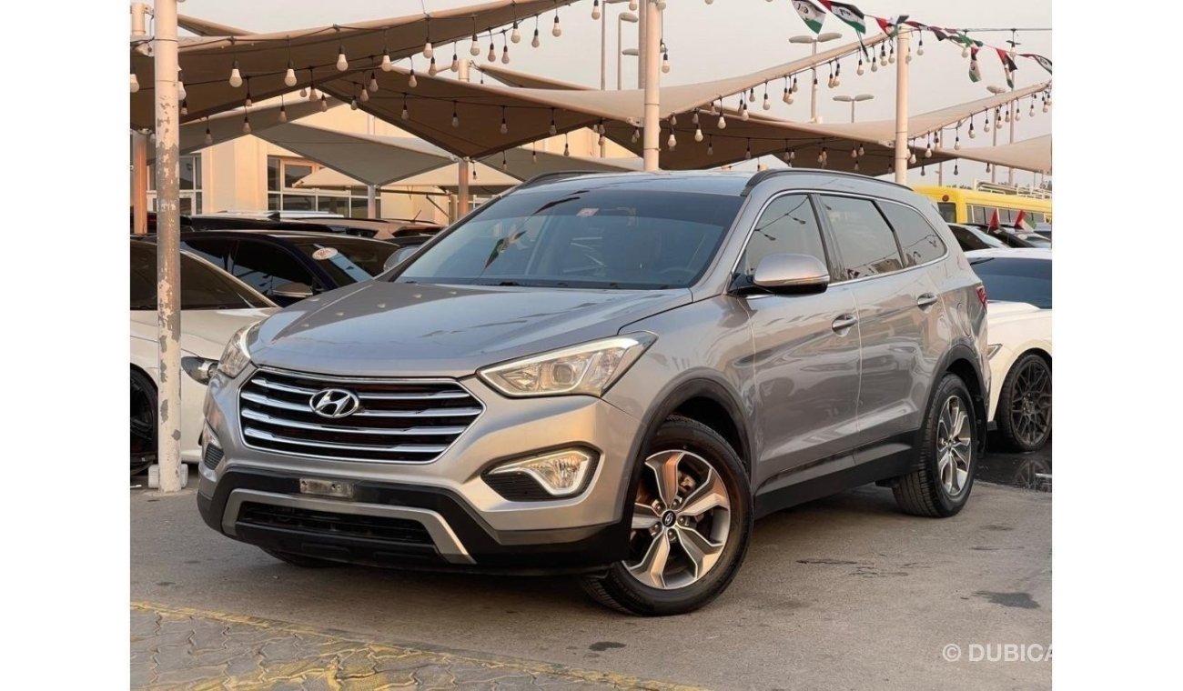 Hyundai Santa Fe GLS موديل 2015 ، خليجي ، 6 سلندر ، ناقل حركة اوتوماتيك ، مالك ثاني من الوكالة ، عداد المسافات 172000