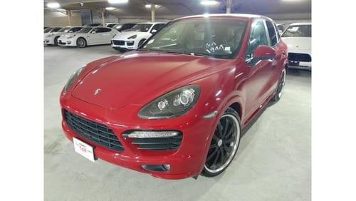 Porsche Cayenne PORSCHE CAYENNE GTS 4.8L 2013, WITH GTS INTERIOR PACKAGE, SPORTS CHRONO PACKAGE AND MORE..