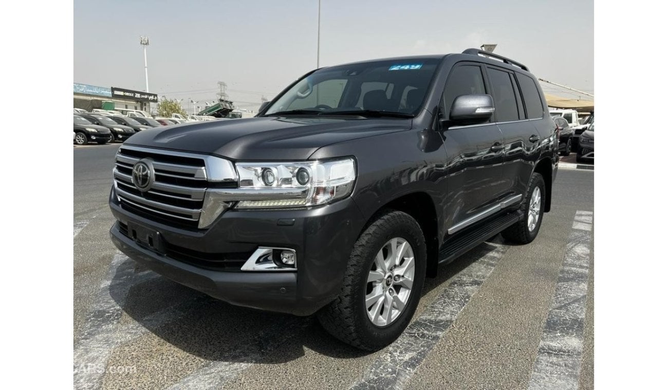 Toyota Land Cruiser VXR English