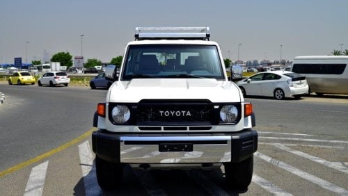 تويوتا لاند كروزر هارد توب 76 V6 4.0L Petrol 4WD Manual