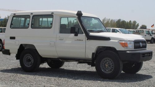 تويوتا لاند كروزر هارد توب TOYOTA HARDTOP DHZJH2 LC78 4.2L Diesel - 13 seater MT (EXPORT ONLY)