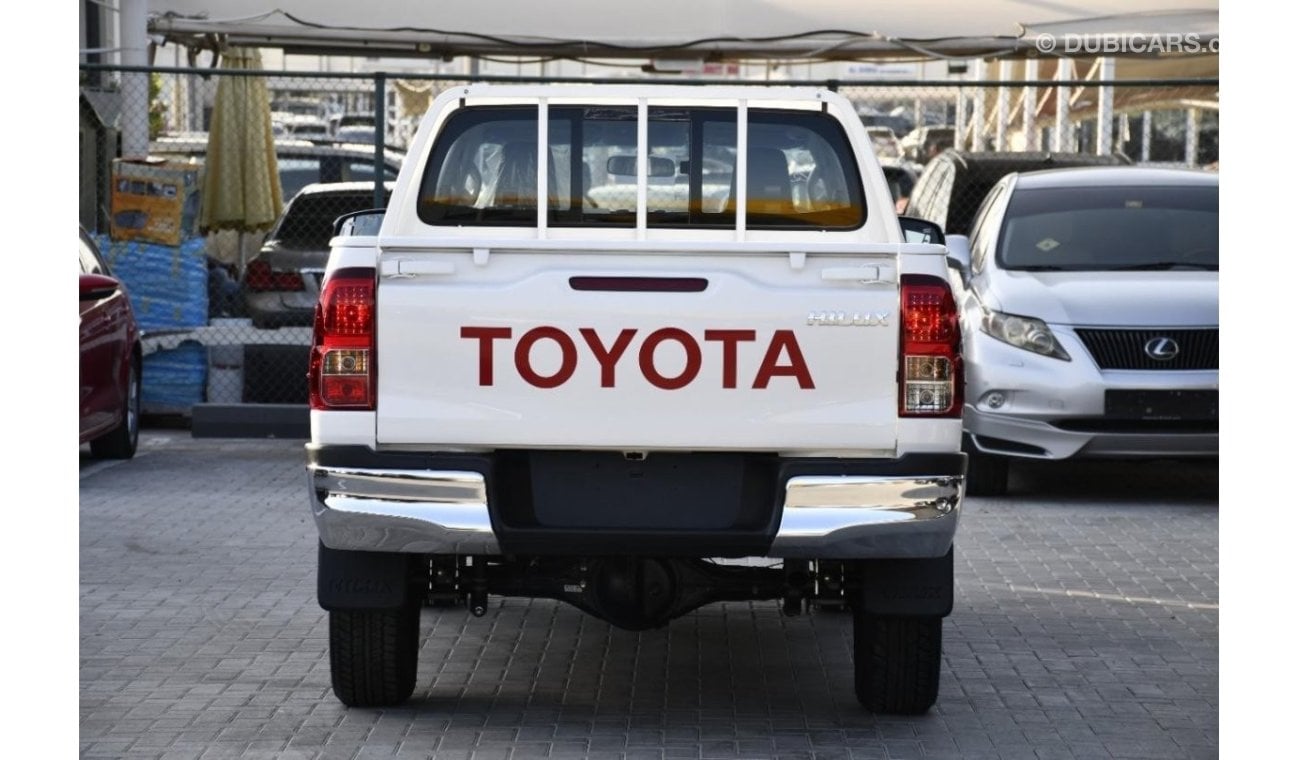 Toyota Hilux Steel Bumper | 4x4 | 2.4 L | V4 | M/T | Petrol