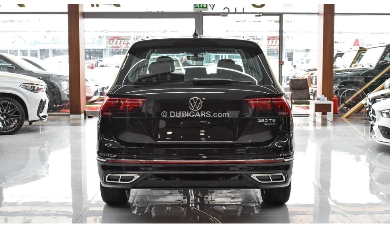 فولكس واجن تيجوان VOLKSWAGEN TIGUAN R-LINE 2.0L TURBO 4-CYLINDER 2024