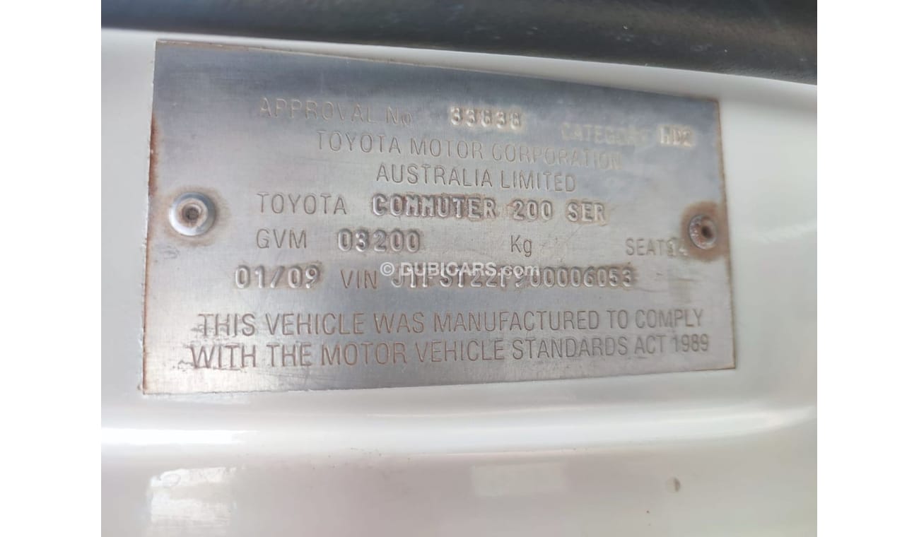 Toyota Hiace JTFST22P900006053 2009	WHITE DISELE	251576 RHD MANUAL.