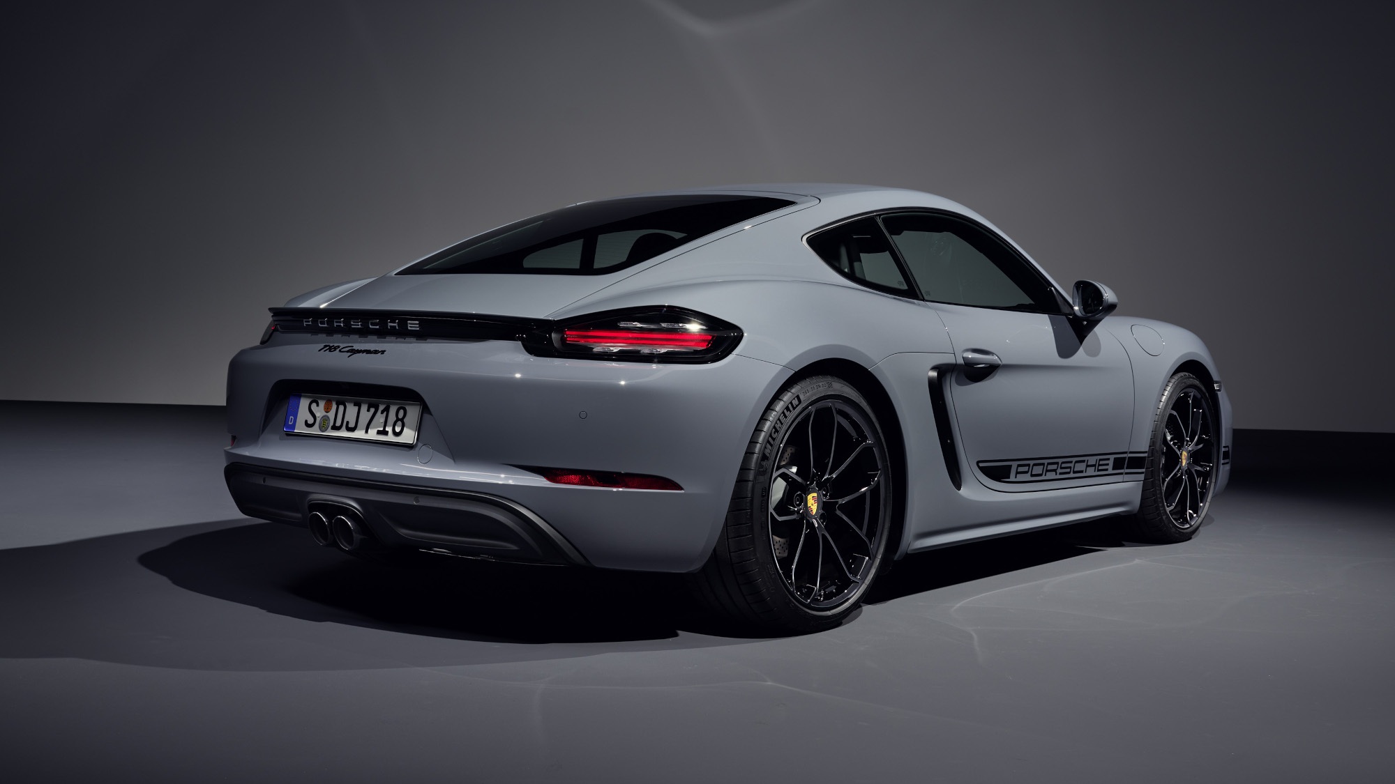 Porsche 718 Cayman exterior - Rear Left Angled