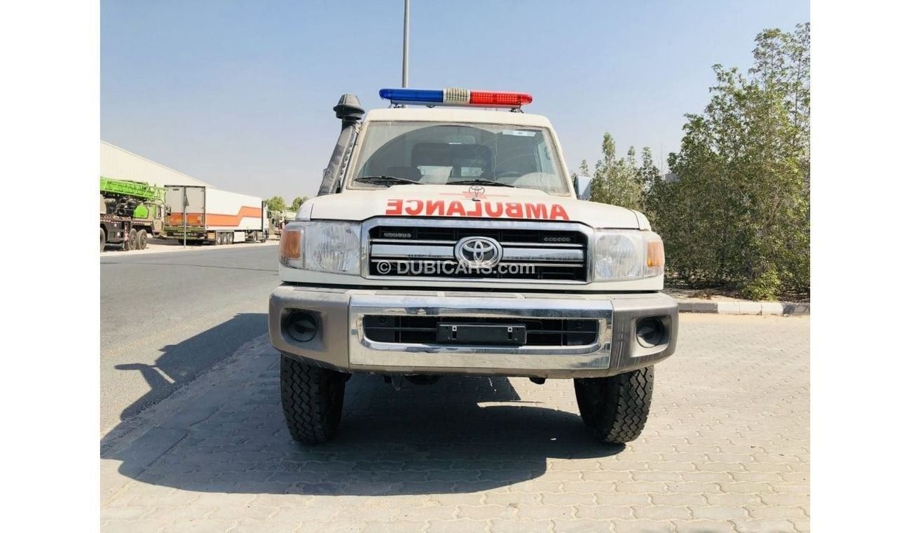 تويوتا لاند كروزر هارد توب TOYOTA LAND CRUISER 4.0 V6 PETROL WITH BASIC LIFE SUPPORT AMBULANCE 2023 MODEL