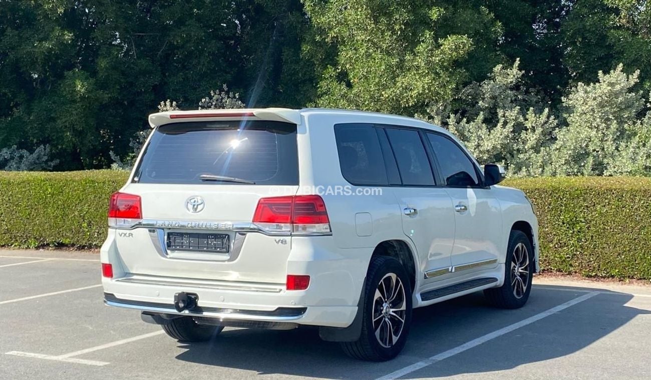 Toyota Land Cruiser EXR 5.7L 4WD