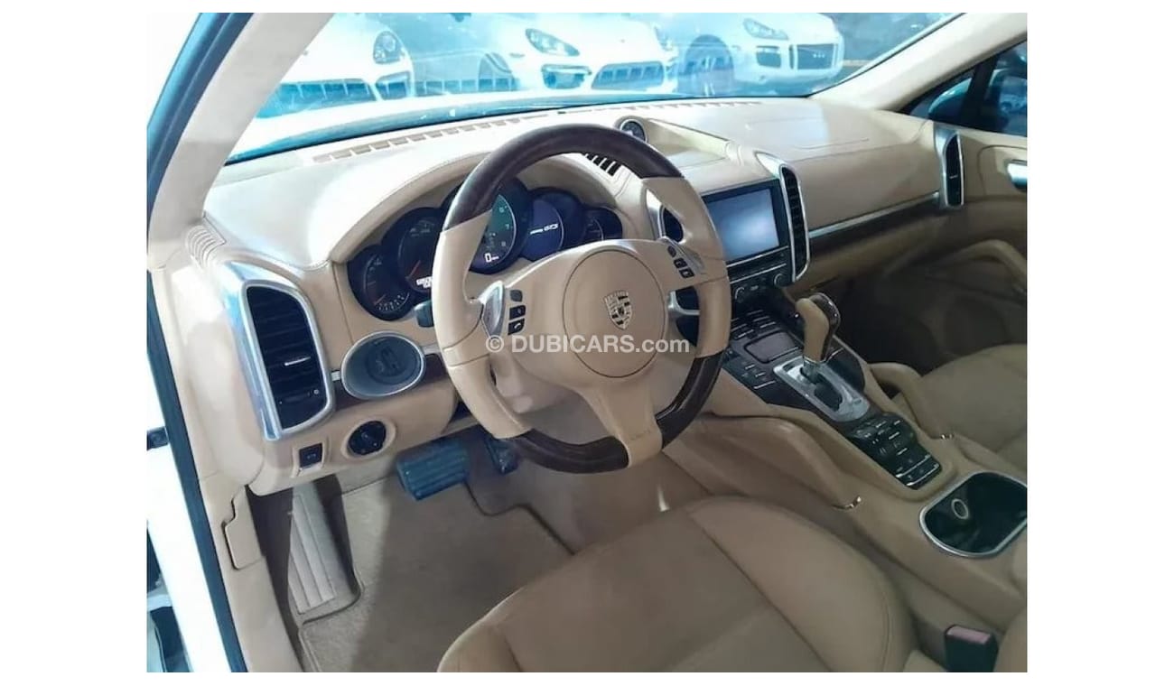 بورش كايان PORSCHE CAYENNE GTS 4.8L 2013, WITH PANORAMIC ROOF, SPORTS CHRONO PACKAGE AND MORE..