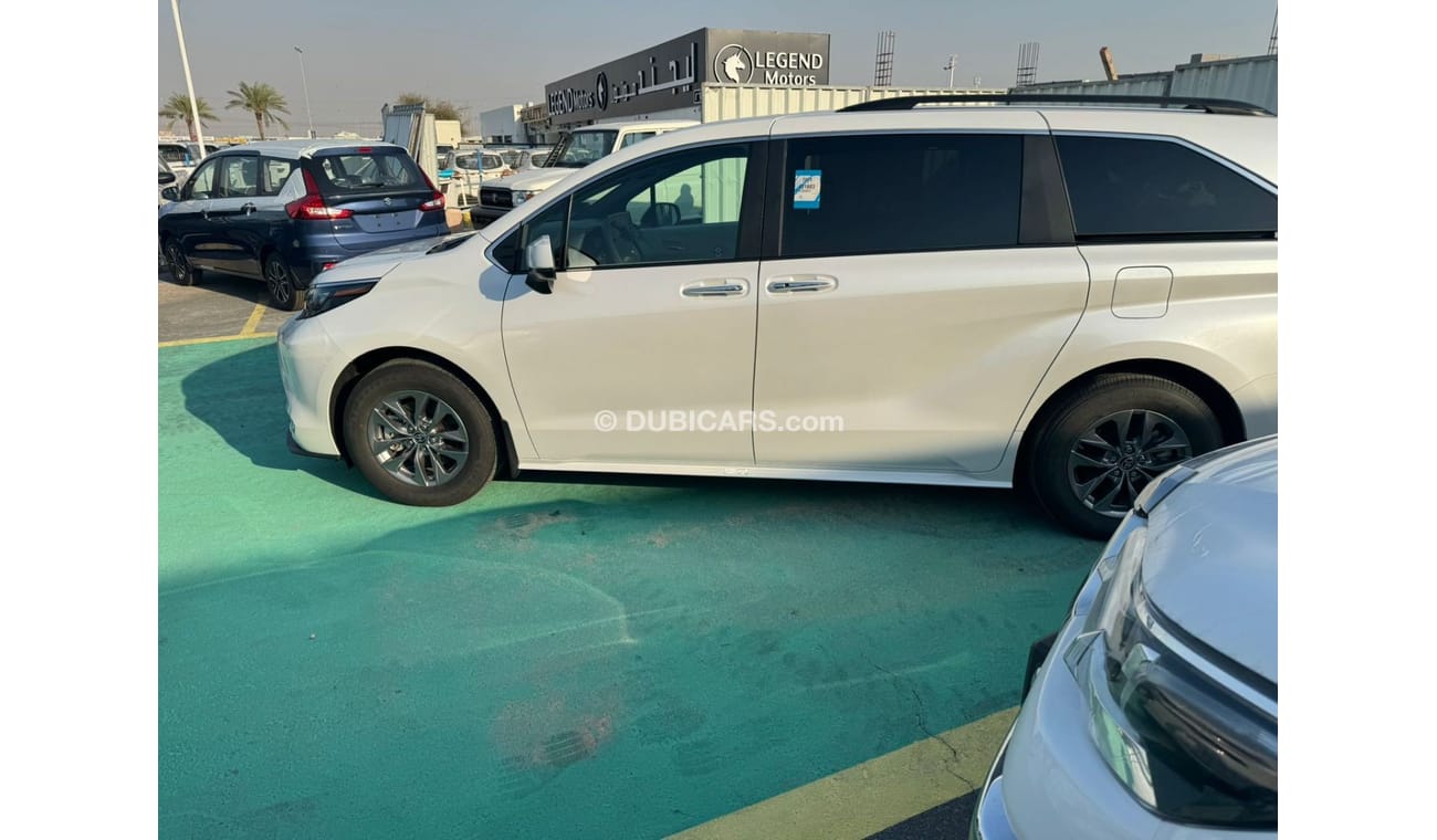 Toyota Sienna 2.5L HYBRID XLE 2024