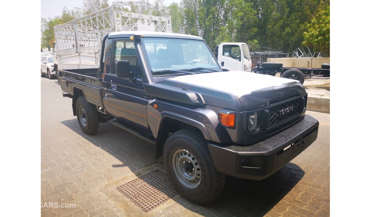 Toyota Land Cruiser Pick Up 79 SC 4.0L PETROL AUTOMATIC TRANSMISSION ( FOR RE-EXPORT OUTSIDE GCC COUNTRIES ONLY)