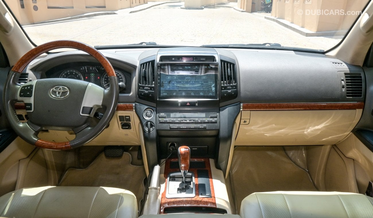 Toyota Land Cruiser GXR V6