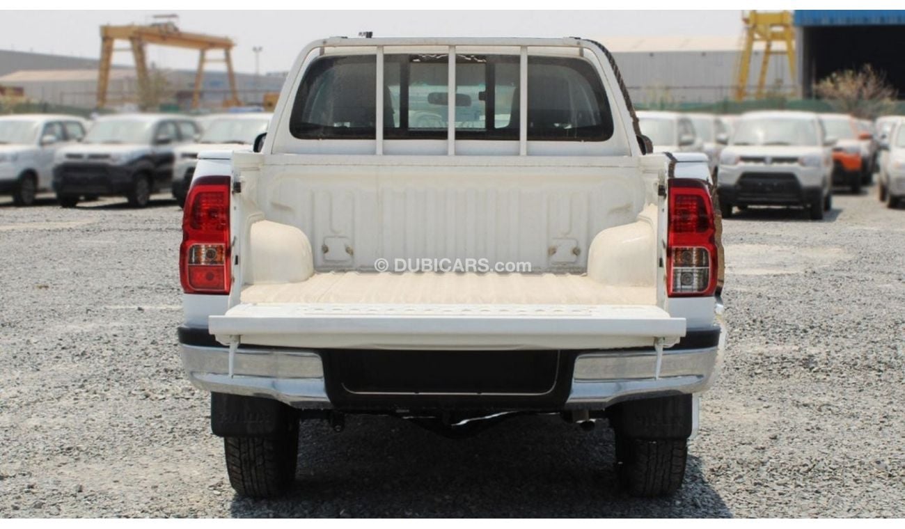 تويوتا هيلوكس 2.7L PETROL COUNTRY DC 4X4 MANUAL (Export Only)