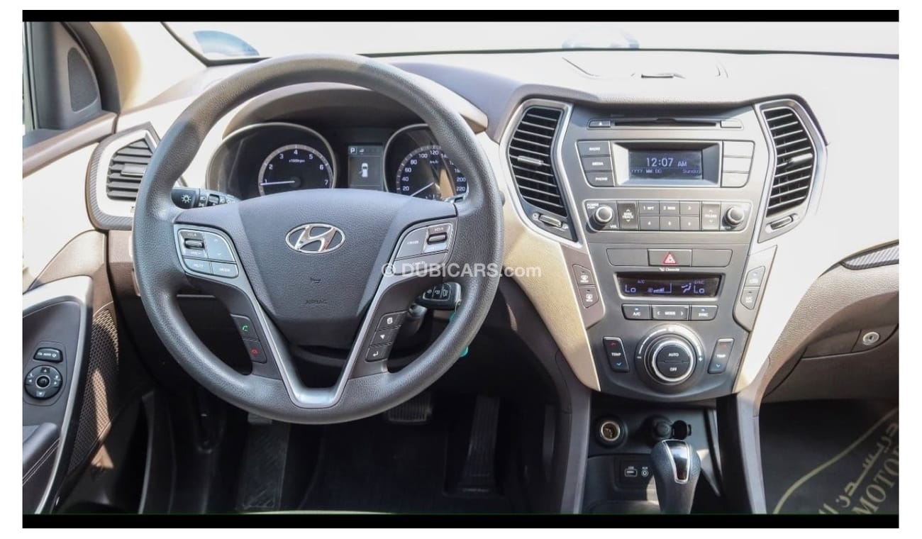 Hyundai Santa Fe GL خاليه من الحوادث