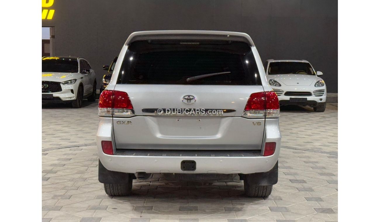 Toyota Land Cruiser GXR V8