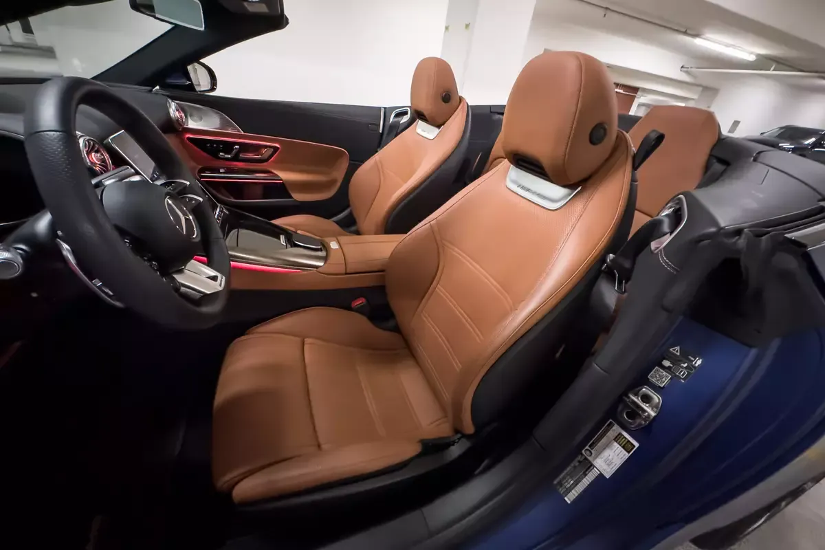 Mercedes-Benz SL 43 AMG interior - Seats