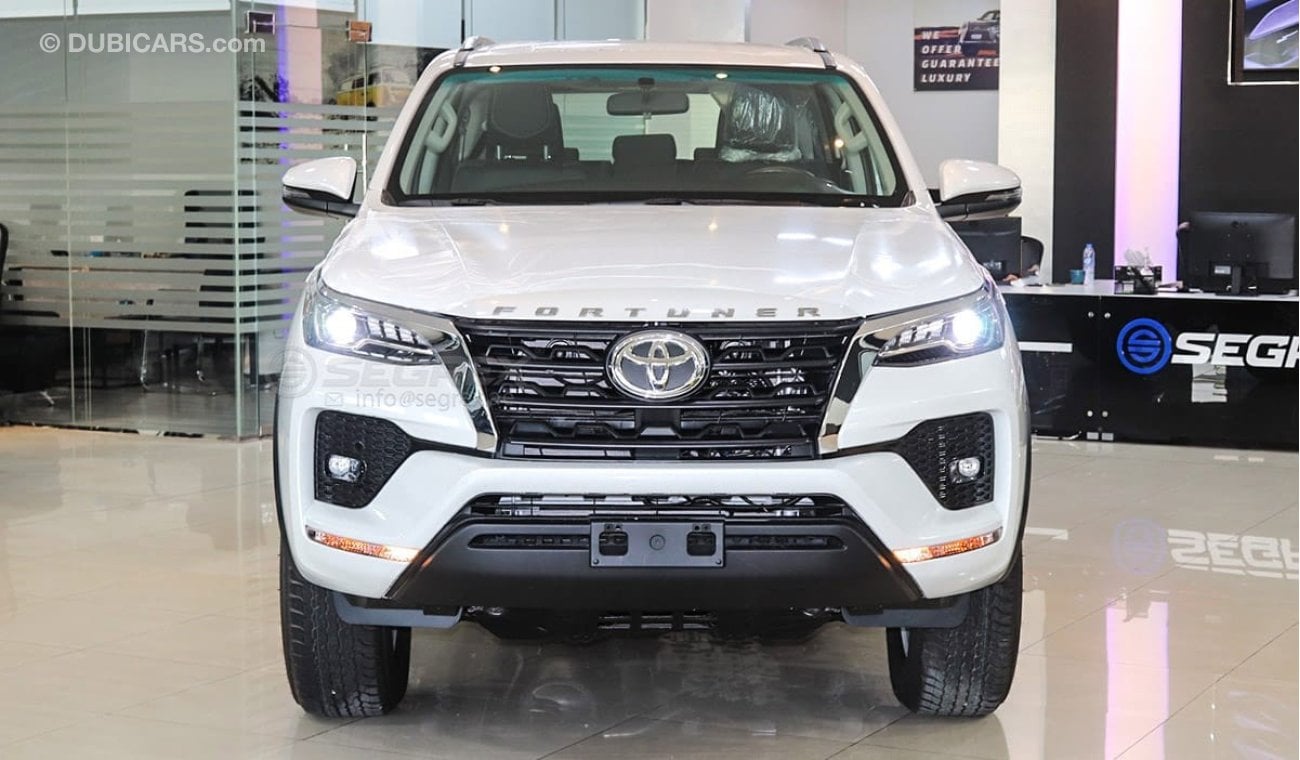 تويوتا فورتونر TOYOTA FORTUNER 4.0L PETROL STD 4WD 2024