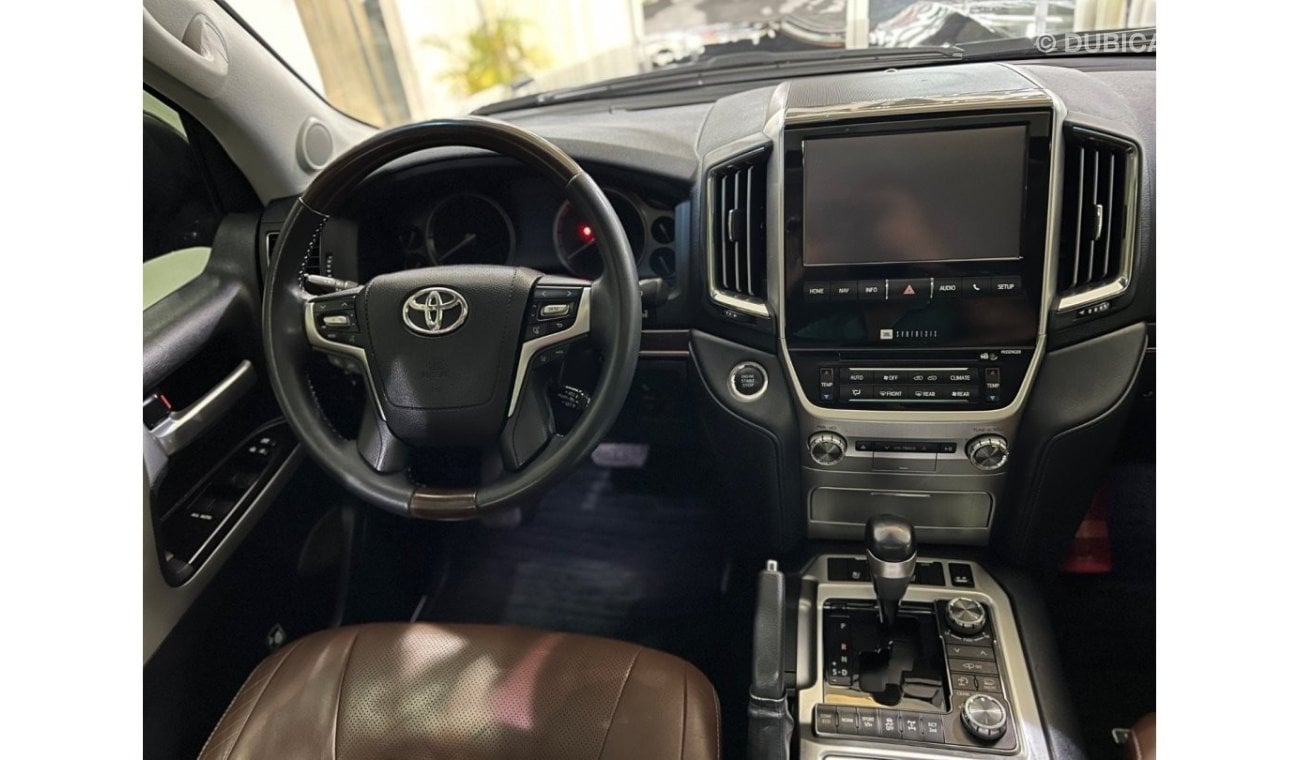 تويوتا لاند كروزر Toyota Land Cruiser VXR 5.7