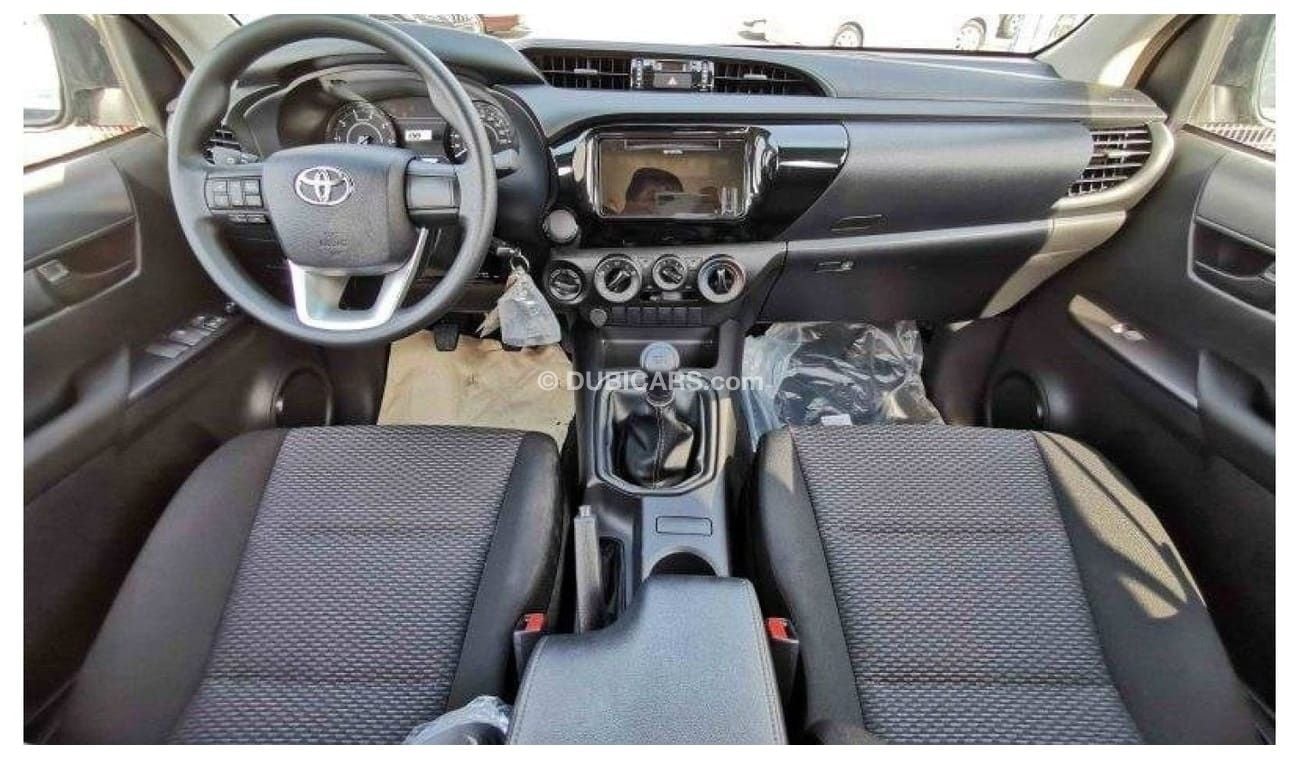 تويوتا هيلوكس HILUX 2.4L MED OPTION DIESEL