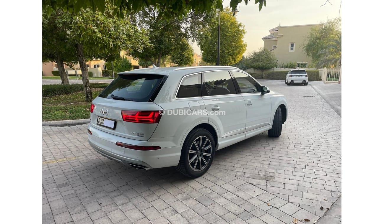 أودي Q7 45 TFSI Quattro - Service Contract & New Tyres