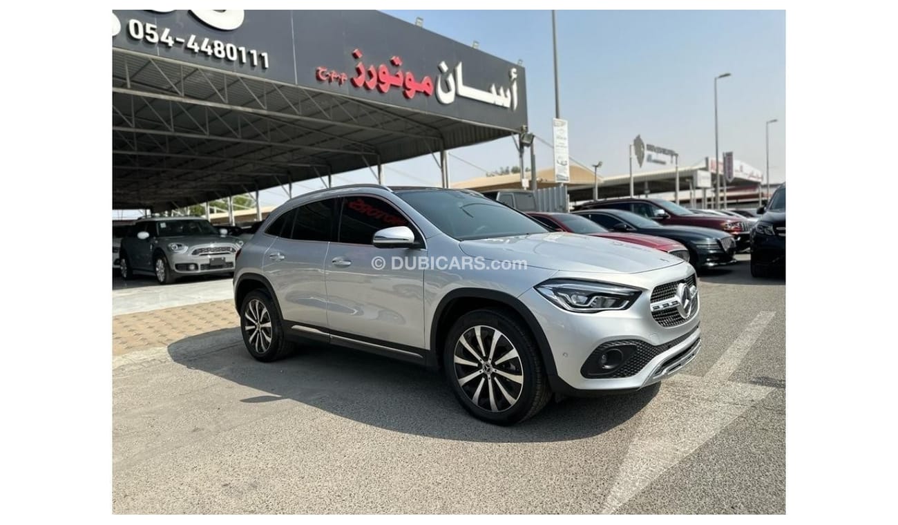 مرسيدس بنز GLA 250 4MATIC