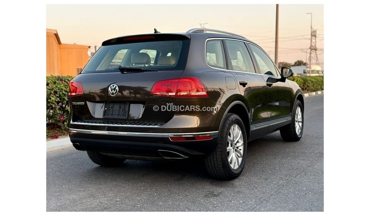 Volkswagen Touareg GCC, original paint, low mileage, clean car.