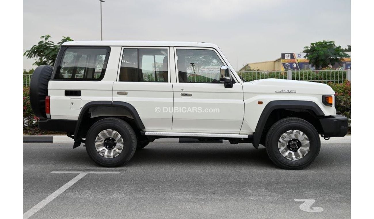 تويوتا لاند كروزر هارد توب 2025  TOYOTA LAND CRUISER 76 HARDTOP SDLX V6 4.0L PETROL 4WD 5-SEATER AUTOMATIC