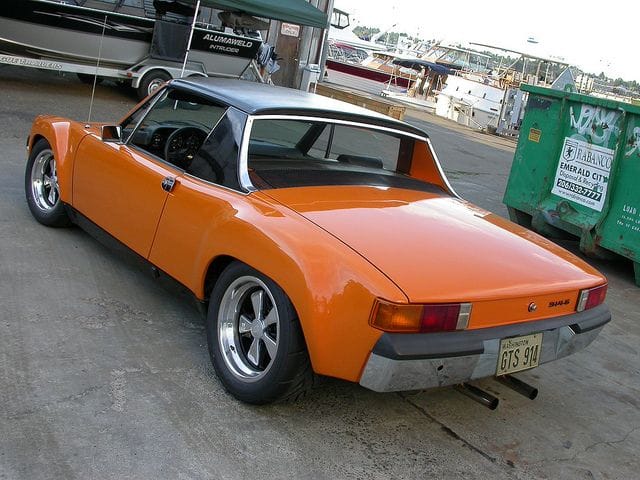 Porsche 914 exterior - Rear Right Angled