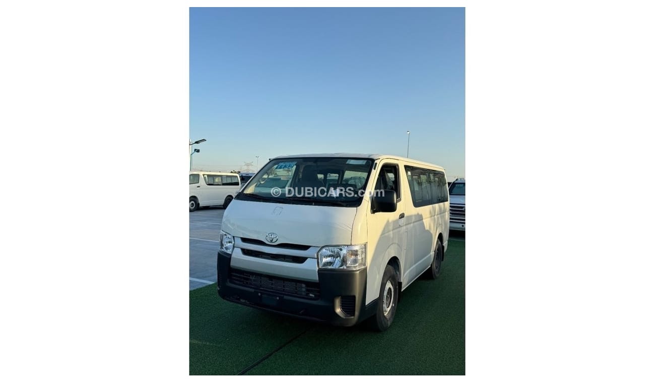 Toyota Hiace Toyota haice 3.0 Deisel Engine 15 seater  White color Interior black