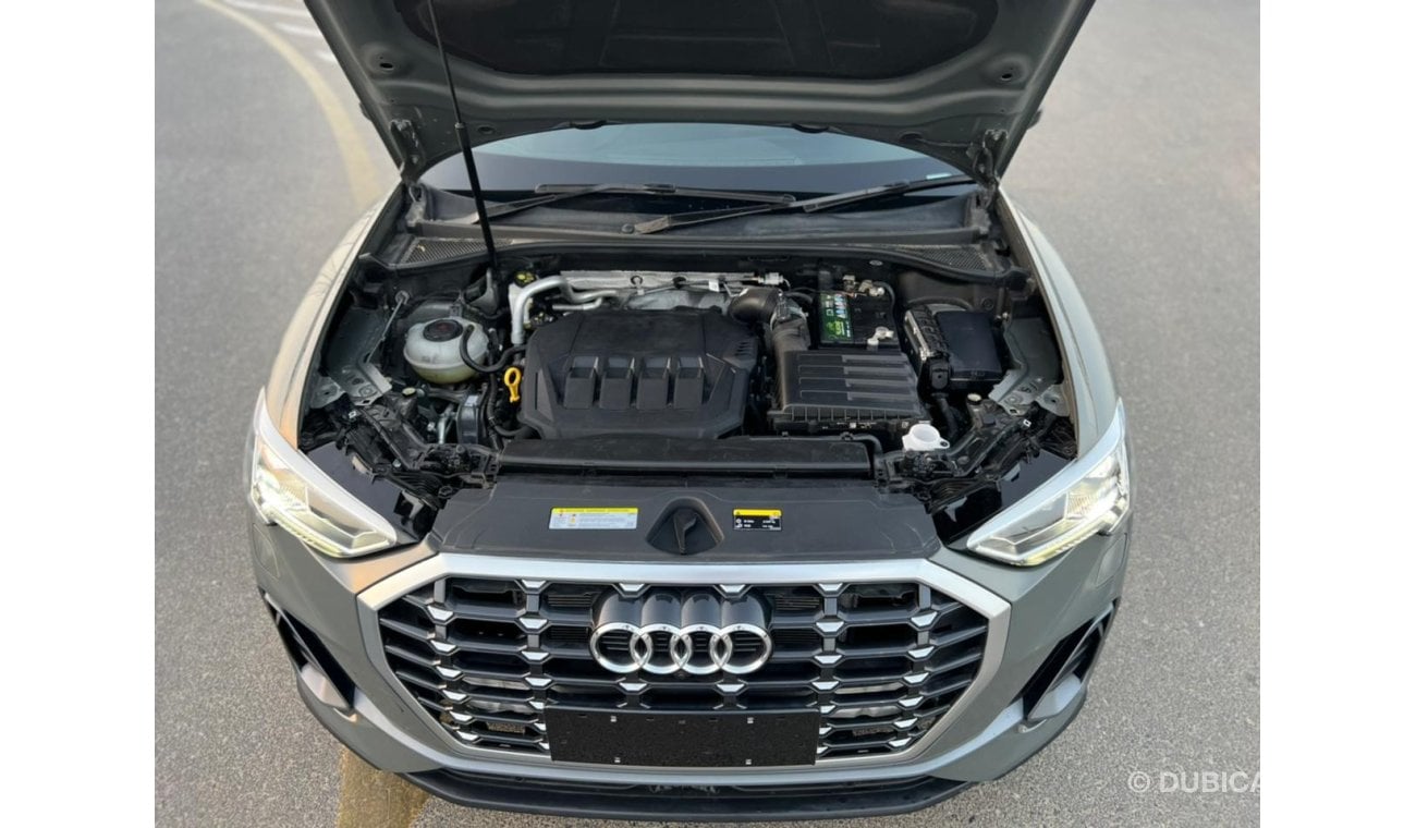 Audi Q3 40 TFSI Advanced English