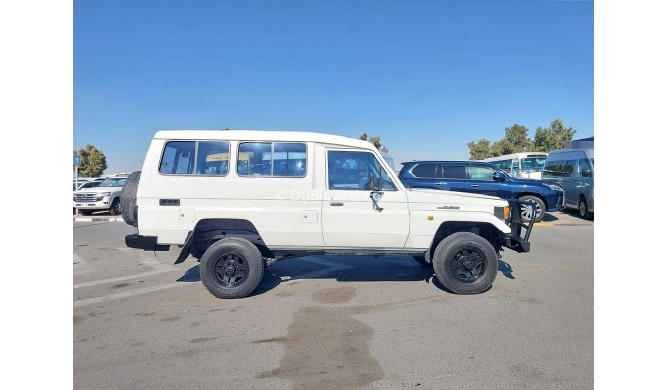 Toyota Land Cruiser TOYOTA LAND CRUISER SUV RHD 1997 MODEL 4.2 L DIESEL MANUAL(PM13958)