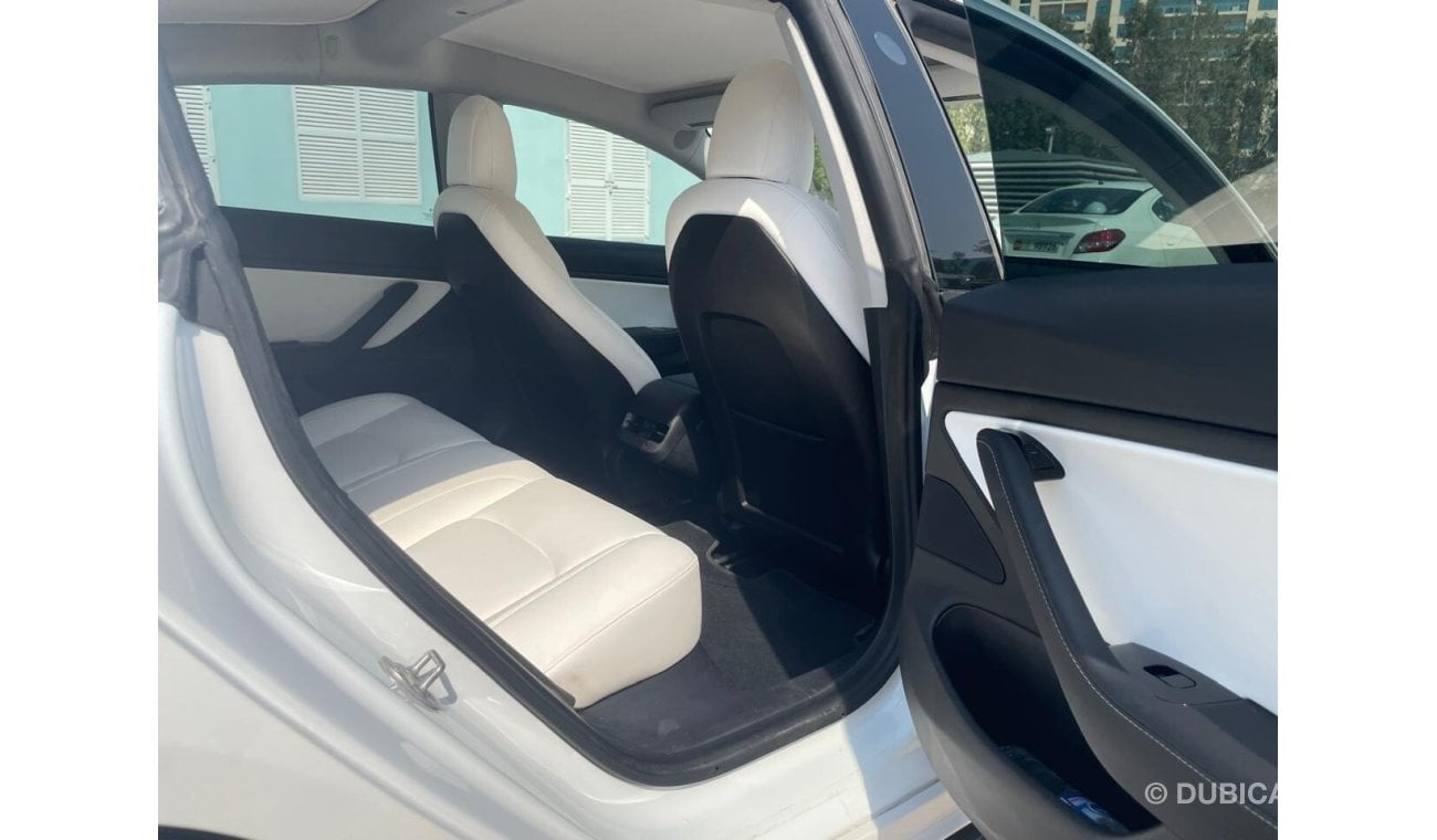 Tesla Model 3 DUAL MOTORS LONG RANGE