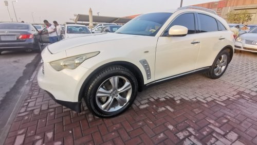 Infiniti FX35 Very good condition inside and outside