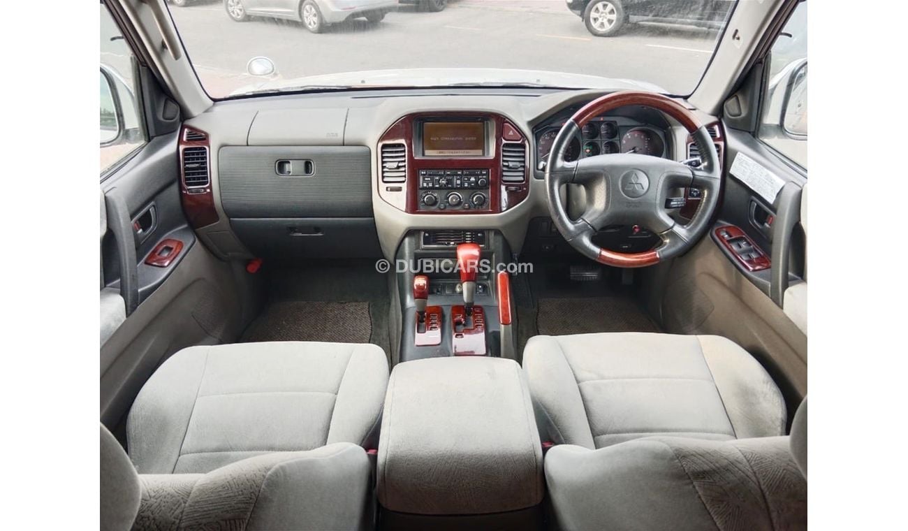 ميتسوبيشي باجيرو MITSUBISHI PAJERO RIGHT HAND DRIVE(PM05806)