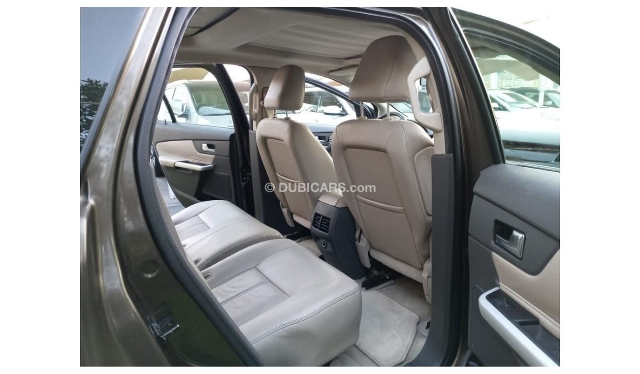 Ford Edge 2011 Gulf model, panoramic cruise control, alloy wheels, sensors, rear spoiler, in excellent conditi