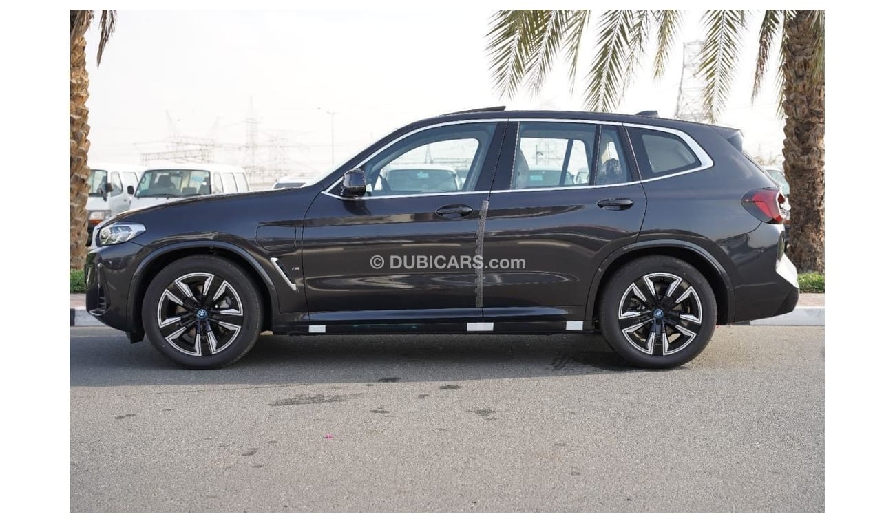 بي أم دبليو iX3 2024 BMW ix3 M-sport med options gray 0Km