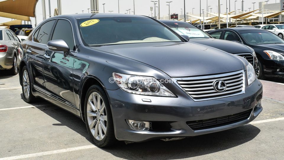 Lexus LS 460 AWD for sale: AED 41,000. Grey/Silver, 2012