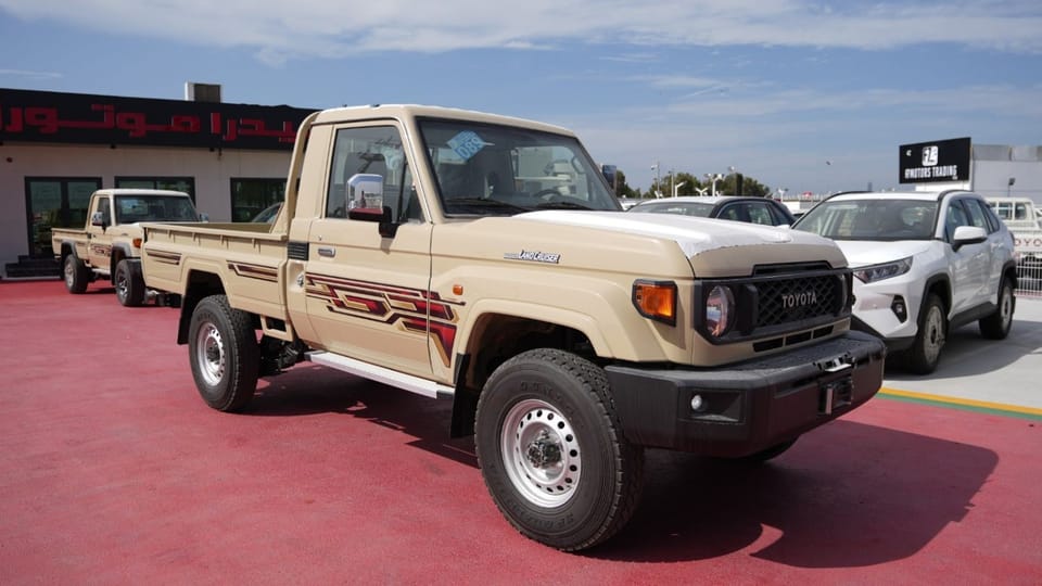 Toyota Land Cruiser пикап 6 колёсный