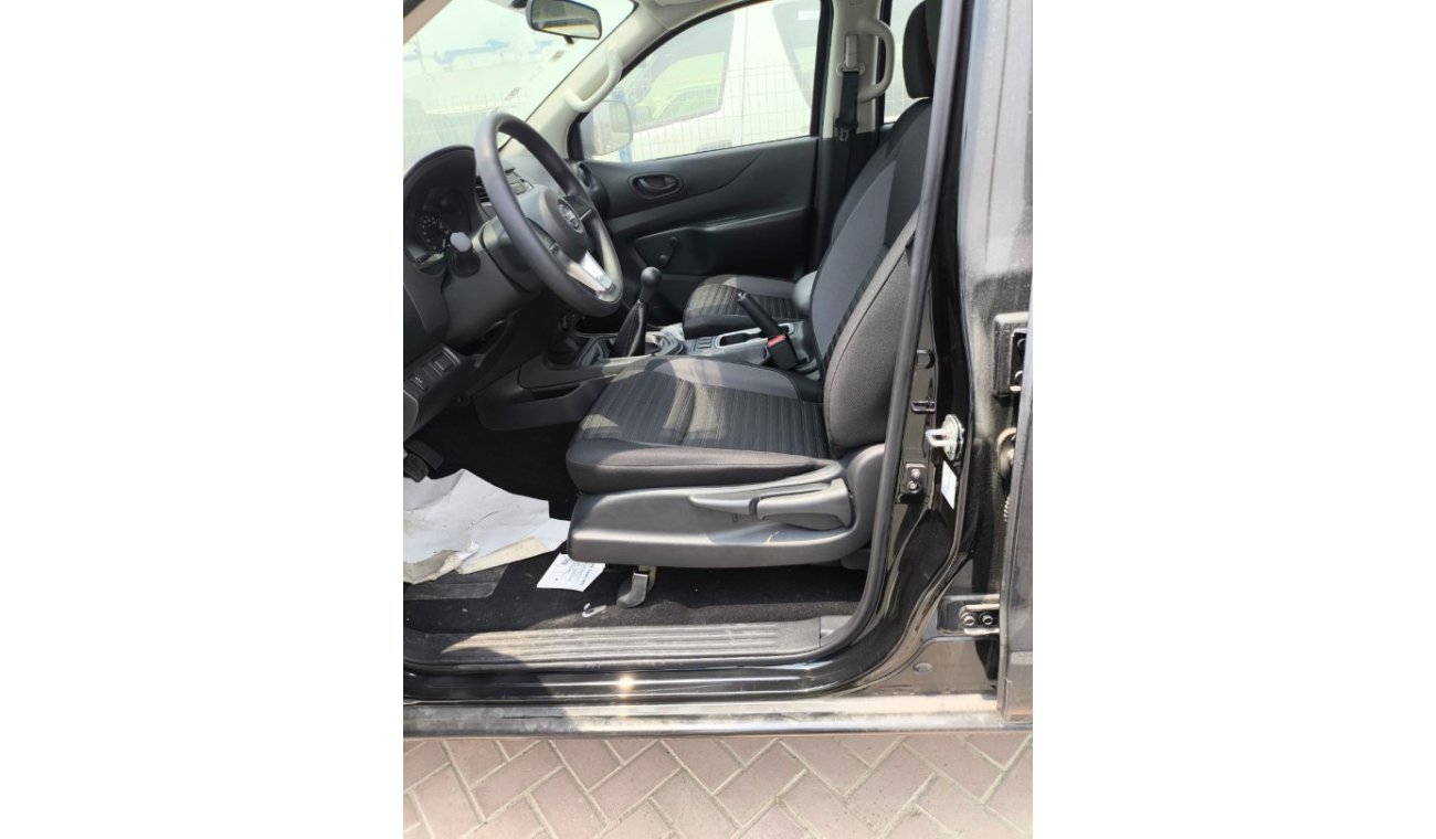 نيسان نافارا Nissan/Navara/NAV02 D23 2.5D XE 4X4 DC PLUS Mt