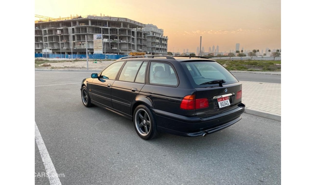 بي أم دبليو 523i i Station Wagon