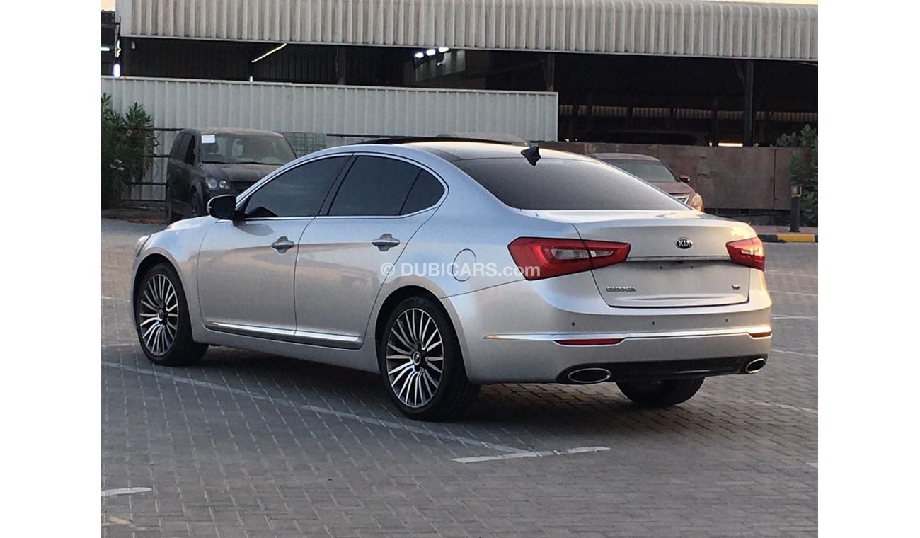 Used Kia Cadenza 2015 for sale in Dubai - 511266