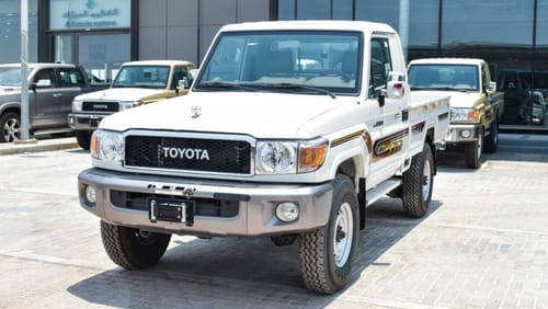 Toyota Land Cruiser Pick Up Toyota Land Cruiser Pick UpLX V6 4.0ltr,petrol winch, difflock, 4/4, power window, center lock, wood