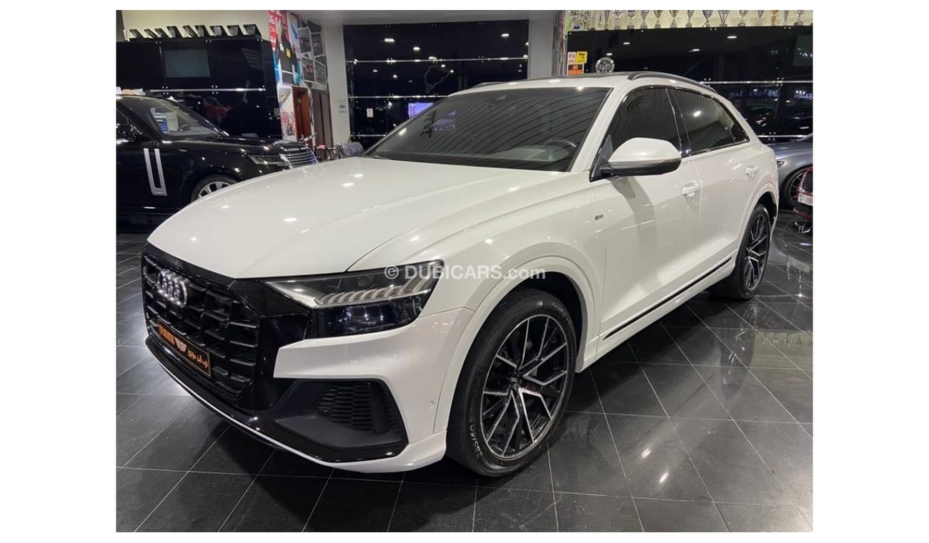 Audi Q8 S LINE