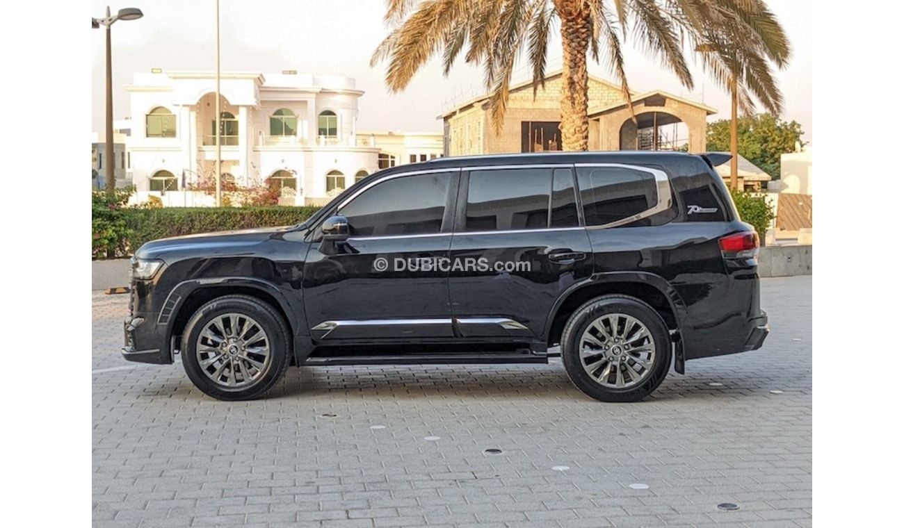 Toyota Land Cruiser 2015 TOYOTA LAND CRUISER FACELIFTED 2024 V6 GCC IN EXCELLENT CONDITION