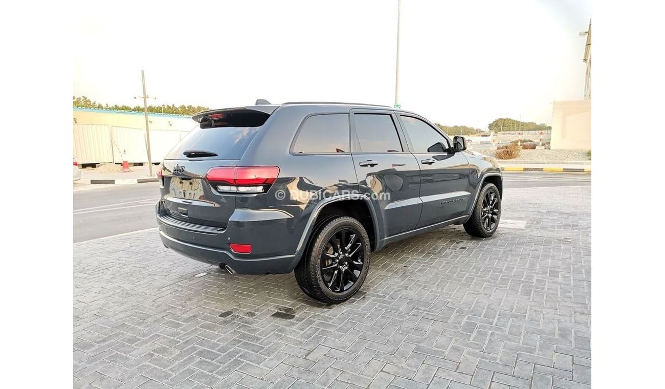 Jeep Grand Cherokee Laredo 3.6L Jeep Grand Cherokee Laredo - 2018 - Dark Grey