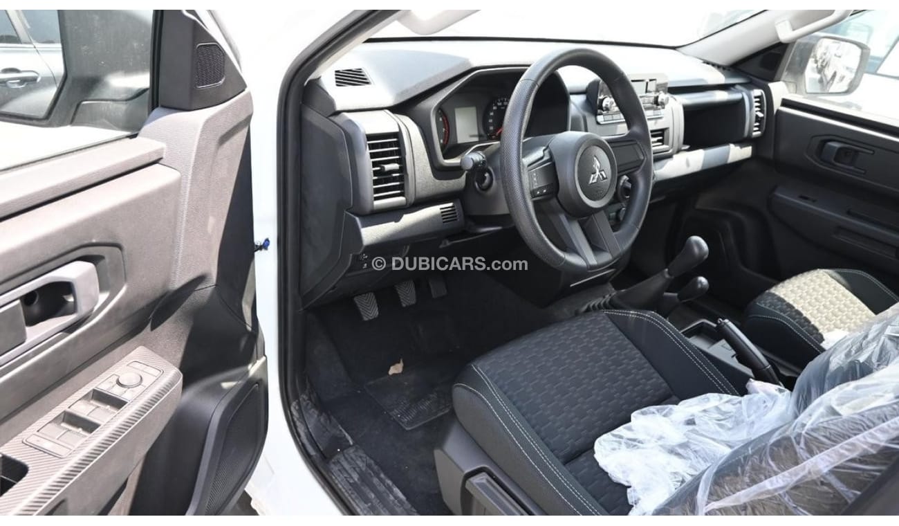 Mitsubishi L200 MITSUBISHI L200 2.4L PETROL DCABIN 4X4 GLX 5MT HIGH LINE 2024