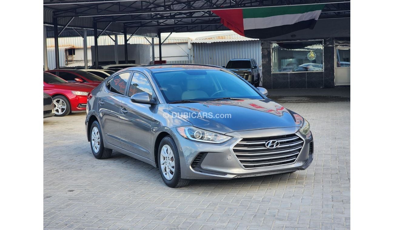 Hyundai Elantra Base 2.0L