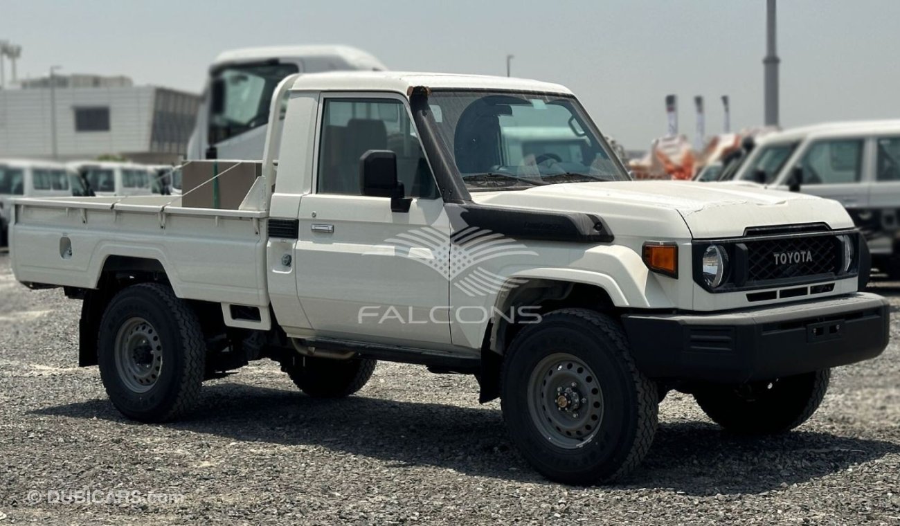 تويوتا لاند كروزر بيك آب 4.0L V6 PICK-UP SC 4X4 5-MT