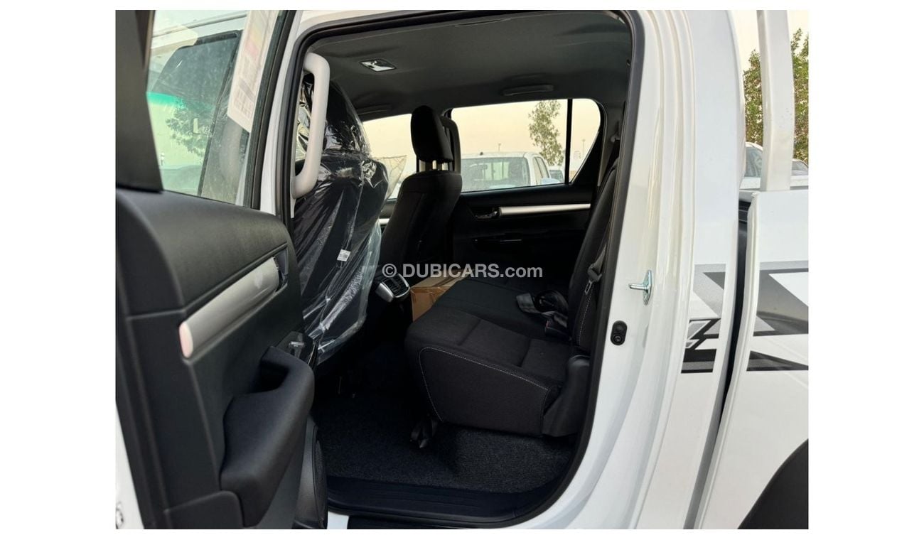 تويوتا هيلوكس TOYOTA HILUX 4.0 AT FENDER WHITE 2025