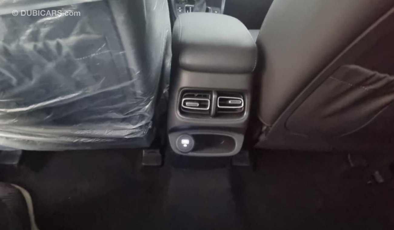 Hyundai Creta 1.6   WITH LEATHER SEATS  SCREEN CAMERA