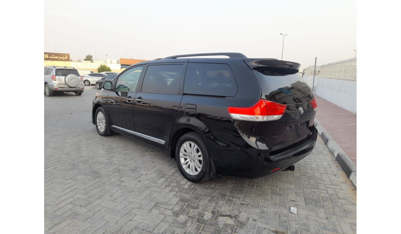 تويوتا سيينا Toyota Sienna 2014 xle